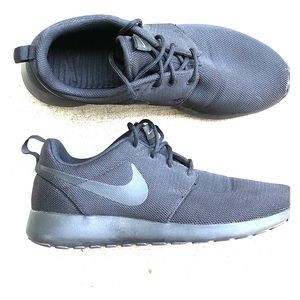 Black Nike Roche Shoes - Worn twice.